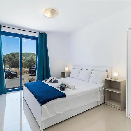 Villa-islay * Fternon